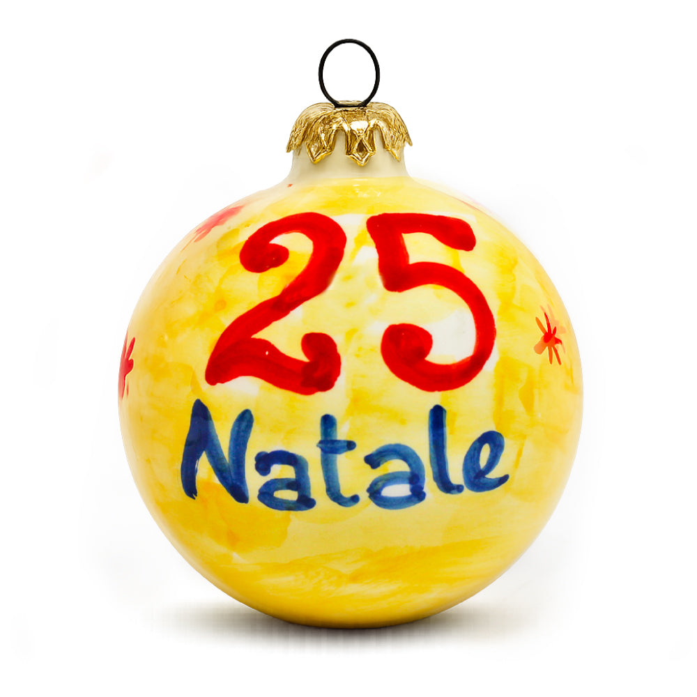 Palla di Natale “Te piace ’o presepe?” artigianale dipinta a mano a Napoli, ispirata a Natale in casa Cupiello e alla tradizione del presepe napoletano