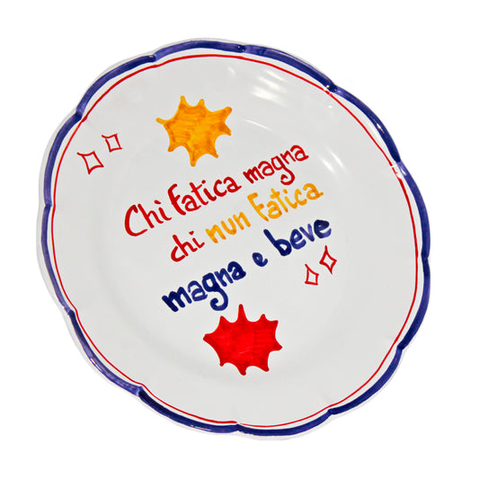 Piatto artigianale napoletano dipinto a mano con proverbio ironico sul cibo ceramica in terracotta smaltata Pil Pil
