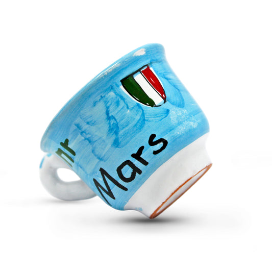 Tazzina da caffe artigianale in terracotta rossa smaltata dipinta a mano con scritta Mars e colori azzurri ispirati al calcio Napoli ceramica alimentare dal design napoletano.