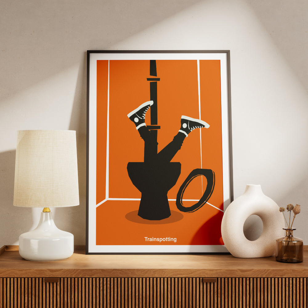 Poster minimalista ispirato a Trainspotting con illustrazione della celebre scena del Worst Toilet in Scotland in cui il protagonista sprofonda nel water Stampa artistica moderna dedicata al film cult di Danny Boyle ideale per appassionati di cinema e design contemporaneo.
Minimalist Trainspotting inspired poster featuring the iconic Worst Toilet in Scotland scene where the protagonist dives into the toilet. Modern graphic art print dedicated to Danny Boyle s cult film 