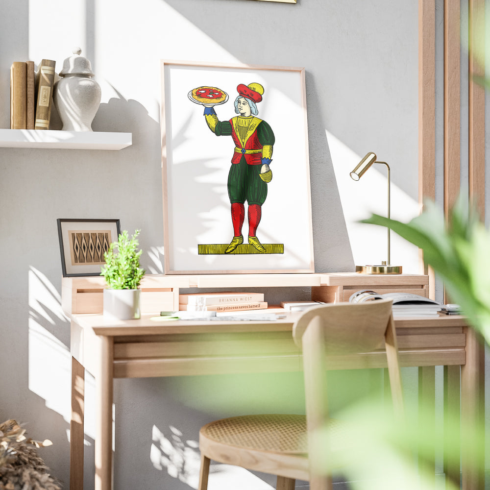 Rivisitazione illustrata dell 8 di denari delle carte napoletane Modiano, con figura femminile che regge una pizza.