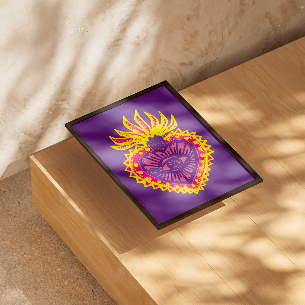 Un icona senza tempo che rinasce in chiave pop questo poster reinterpreta il Sacro Cuore attraverso colori audaci e un linguaggio grafico contemporaneo fondendo spiritualita simbolismo e cultura visiva moderna in un’immagine potente e magnetica.