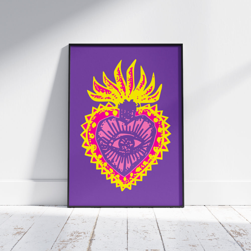 Un icona senza tempo che rinasce in chiave pop questo poster reinterpreta il Sacro Cuore attraverso colori audaci e un linguaggio grafico contemporaneo fondendo spiritualita simbolismo e cultura visiva moderna in un’immagine potente e magnetica.