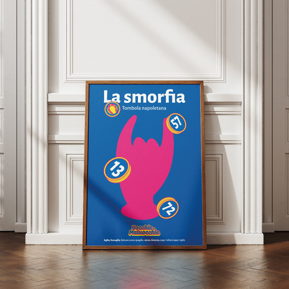 Poster colorato della Smorfia Napoletana con simbolo delle corna portafortuna e numeri 13, 57, 72, legato alla tradizione e scaramanzia di Napoli.
