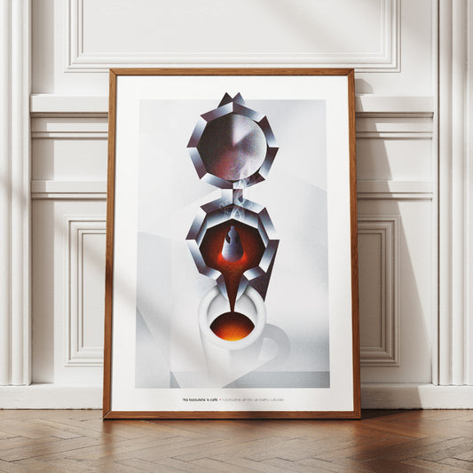 Il poster mostra una composizione artistica e geometrica ispirata alla moka napoletana vista dall alto. Nella parte superiore si distingue il coperchio circolare, seguito dalla camera intermedia in cui il caffe sale, raffigurata con sfumature scure e calde. Al centro si vede il getto di caffe che scorre verso il basso, fino a riempire una tazzina bianca posta in primo piano. Il design utilizza forme sfaccettate, ombre nette e contrasti cromatici tra il bianco dello sfondo e il rosso-bruno del caffe, evocand