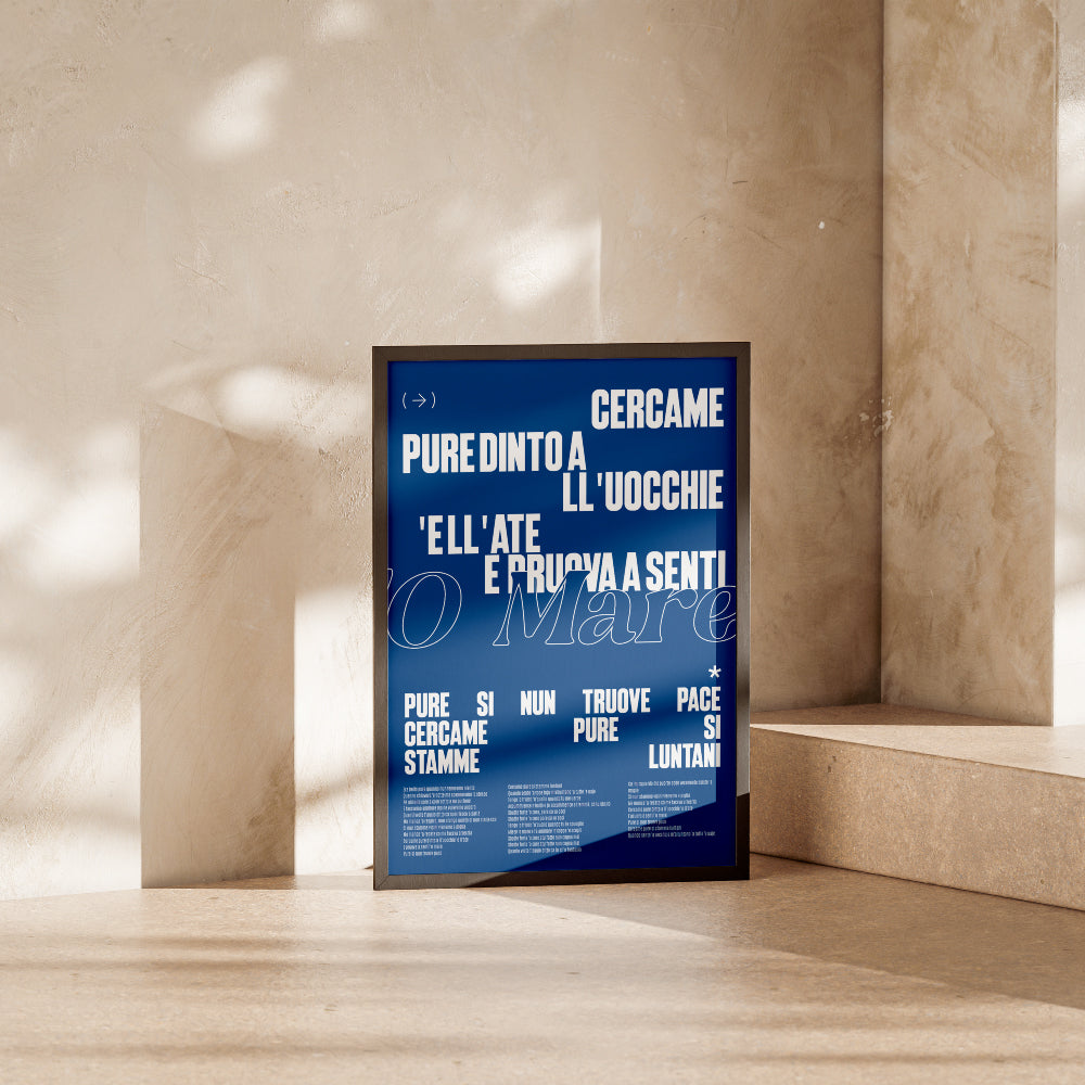 Poster Napoli design con il testo della canzone Arrecria di Fabio Canciello. Stampa artistica tipografica dedicata al mare di Napoli e alla cultura partenopea, perfetta come quadro moderno per arredare casa o ufficio.