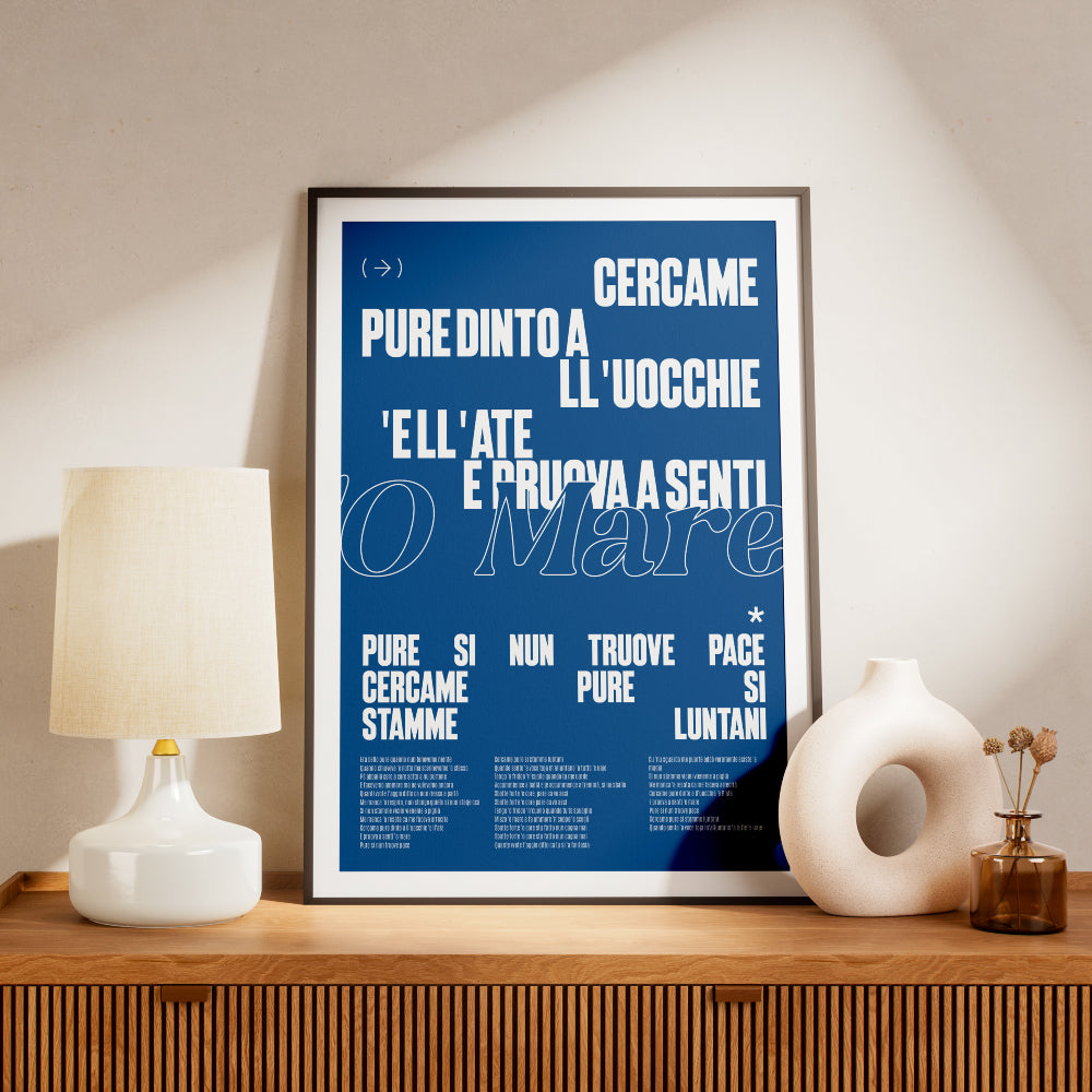 Poster Napoli design con il testo della canzone Arrecria di Fabio Canciello. Stampa artistica tipografica dedicata al mare di Napoli e alla cultura partenopea, perfetta come quadro moderno per arredare casa o ufficio.