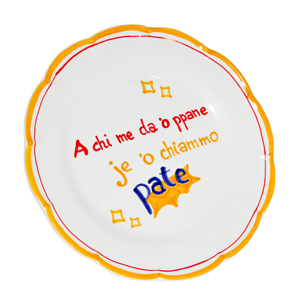 Piatto artigianale dipinto a mano con proverbio napoletano sul pane e la riconoscenza ceramica in terracotta smaltata Pil Pil