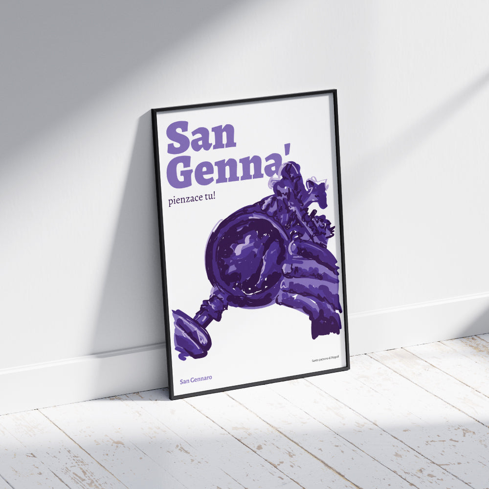 Il poster artistico di San Gennaro, santo patrono di Napoli, raffigura in stile pittorico contemporaneo l iconico momento in cui il vescovo regge l ampolla contenente il sangue miracoloso, legato al famoso prodigio della liquefazione. Il design, interamente in tonalita di viola su sfondo bianco, unisce tradizione e modernita, evocando la profonda devozione popolare napoletana. In evidenza, la scritta San Genna pienzace tu richiama un espressione tipica della cultura partenopea